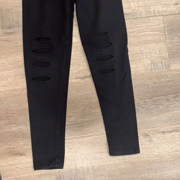Rip black legging  - Picture 3 of 5